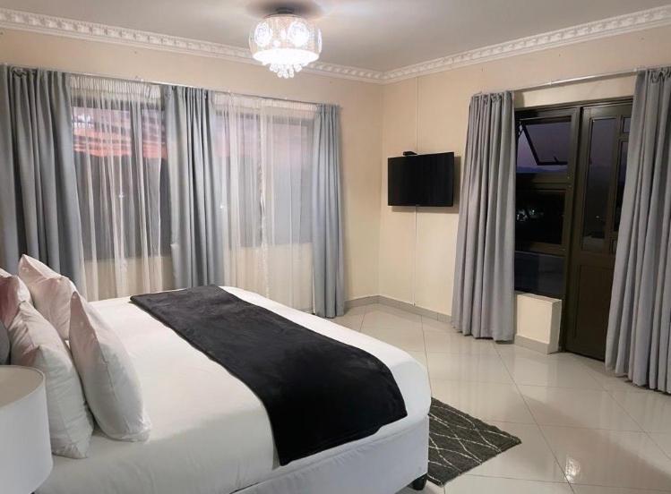 Dineo'S Lodge And Spa 伯格斯堡 外观 照片