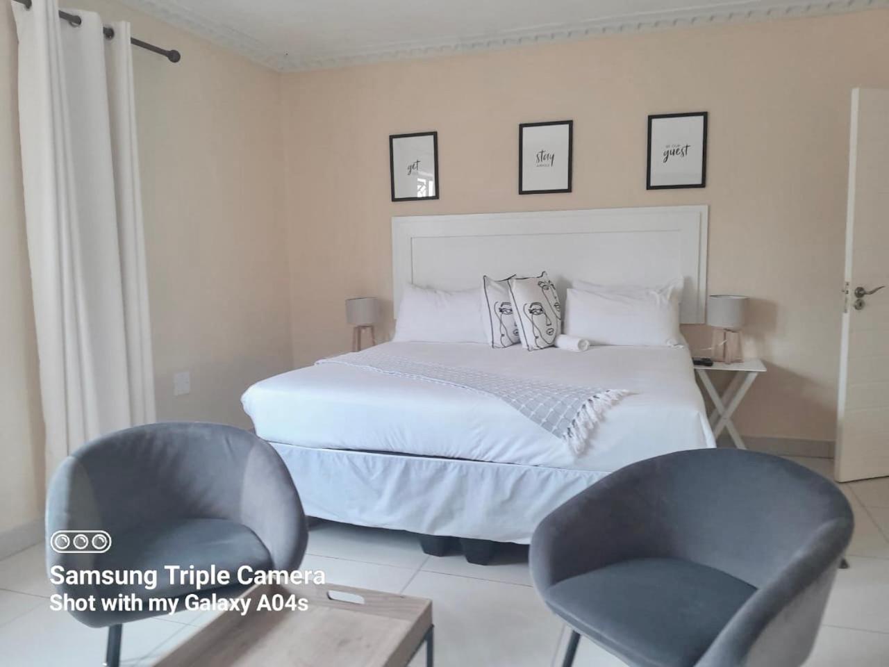 Dineo'S Lodge And Spa 伯格斯堡 外观 照片